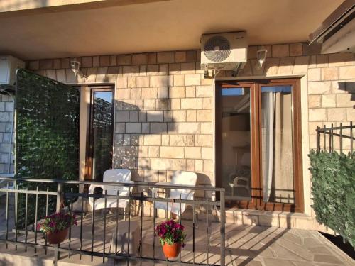 Balkón nebo terasa v ubytování Apartmani Vuki