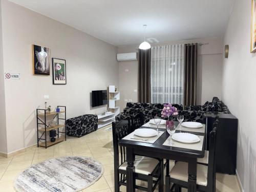 Epistay Cozy Apartment near the Beach