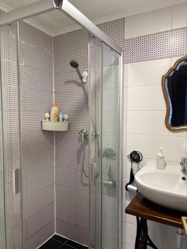 Bilik mandi di A10 Budapest Center Aparthotel