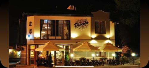 RESTAURACJA KAWIARNIA POKOJE do WYNAJĘCIA