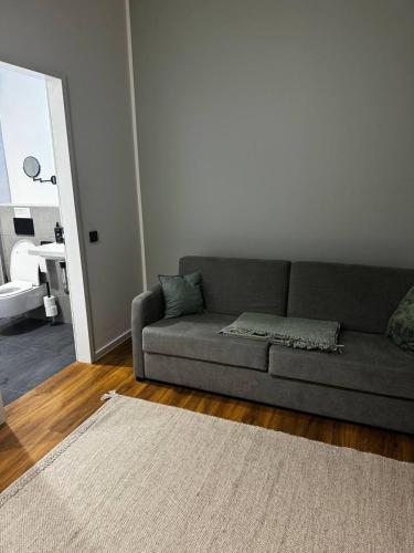 Posezení v ubytování Dubulti wooden guesthouse