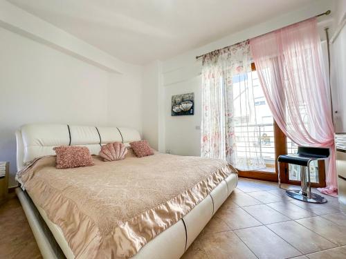 Foto Casa del Mar - 2BR, First Line Sea view Vollga 2