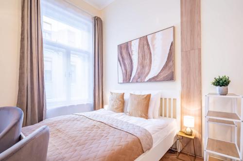 Very Central - Comfy - NEW