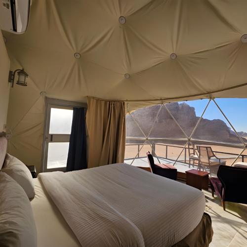 Postel nebo postele na pokoji v ubytování Louis Bedouin Luxe Resort