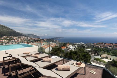 Modern Villa in Dubrovnik with Infinity Rooftop Pool