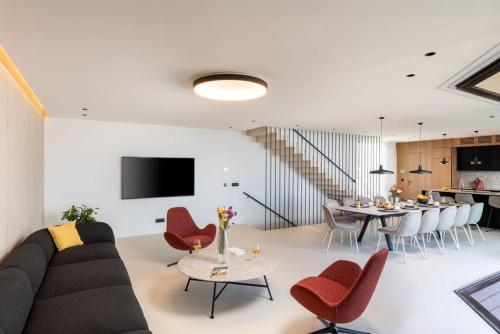 Modern Villa in Dubrovnik with Infinity Rooftop Pool