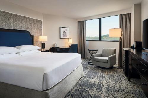 Sheraton Baltimore North Image