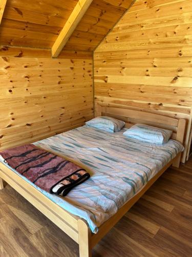 Una cama o camas en una habitación de Begov kamp, Plav