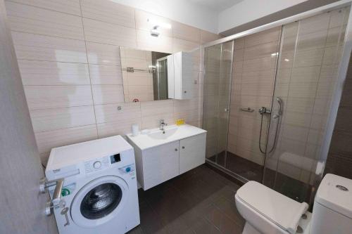 Top-Floor Retreat in Piraeus-H5
