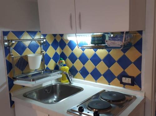 Dapur atau dapur kecil di Apartment Apartment Blue