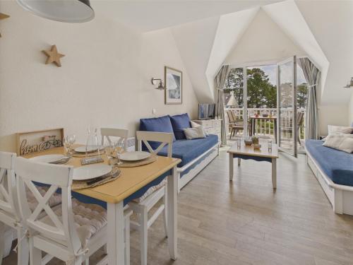 Balcon vue mer et piscine pour 4 personnes