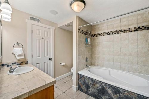 Ένα μπάνιο στο Eagle Mountain Villa