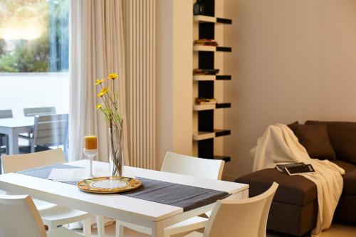 Ruang duduk di Villa Dapper Apartment 3