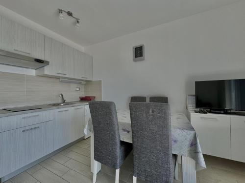 Cozy Apartment Rosmarin with a Sea view
