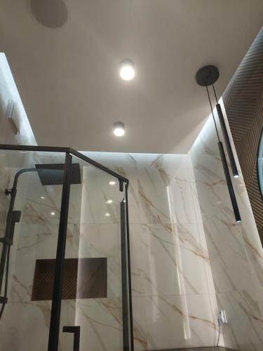 Ένα μπάνιο στο Apartament Roztocze
