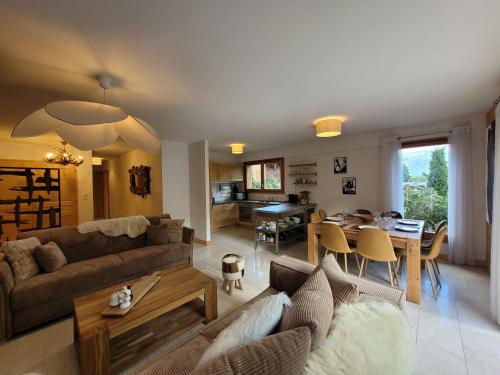Appartement lumineux et spacieux aux Gets, terrasse, proche centre, parking