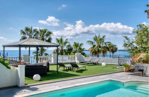Luxury villa face to the sea - swimming pool