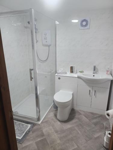 Ένα μπάνιο στο hillgate farm lodges