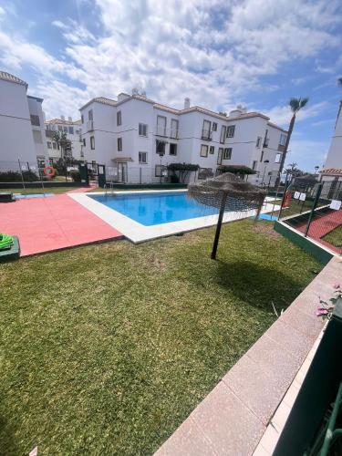 Laguna Beach Piscina- HOME RENT MALAGA