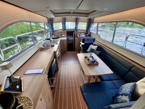 Posezení v ubytování 3 Lacs Yacht