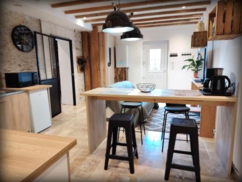 Dapur atau dapur kecil di Le Moulin Neuf