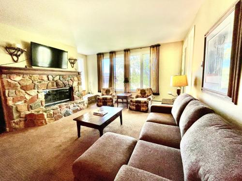 Ein Sitzbereich in der Unterkunft Arrowhead Village at Beaver Creek
