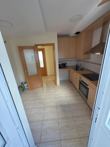 COZY MODERN 3 Bedroom Apartment