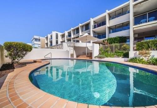Bazén v ubytování Bannow Apt 7 –Panoramic Ocean Views nebo v jeho okolí