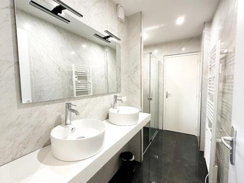 Koupelna v ubytování COLIVING - WIFI - TV - Proche TRAM - L'ESCALE PARTAGEE