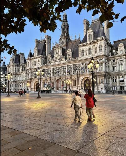 ParisInteriorsRentals - Beautiful 2 BDR Le Marais NOTRE DAME