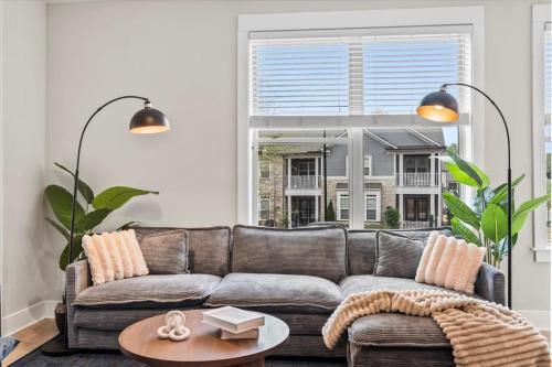 Φωτογραφία από το άλμπουμ του Luxurious King 3BR Suite in Waverly Charlotte! στη Σάρλοτ