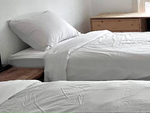 Ένα ή περισσότερα κρεβάτια σε δωμάτιο στο High Peaks Private Room #3 in a Shared House