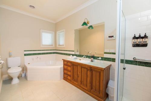 Ένα μπάνιο στο Wandew - Echuca Holiday Homes
