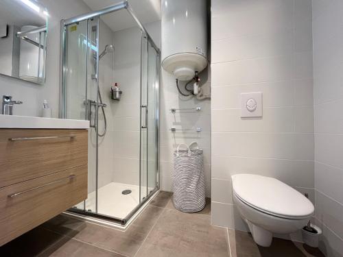 Photo de la galerie de l'établissement Studio à Sète avec vue mer, climatisation et parking privé - FR-1-338-617, à Sète