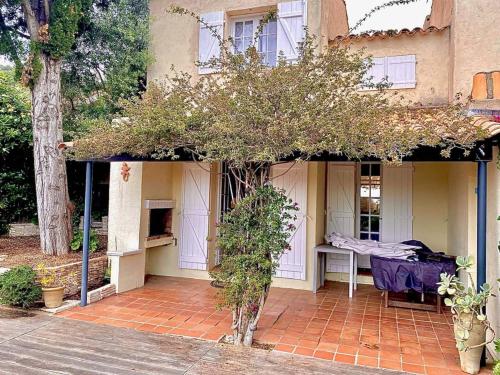 Mas 2 chambres avec terrasse et jardin privatif - FR-1-726-61