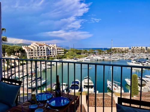 Studio/Mezzanine aux Marines de Cogolin - FR-1-226B-238