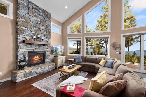 Φωτογραφία από το άλμπουμ του Eagles Nest - Hot Tub & Lake Views σε Somers