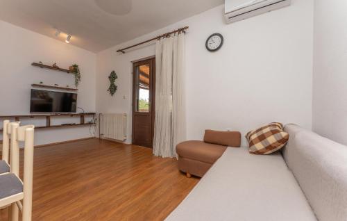 2 Bedroom Beautiful Apartment In Biograd Na Moru