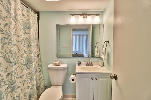 Ένα μπάνιο στο Oceanfront Waterpointe 1 Unit 603 3bed 2bath Sleeps 6 Balcony Pools