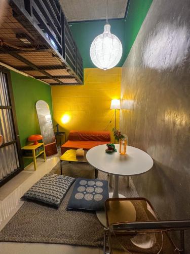 Χώρος καθιστικού στο Elisa's Lofts La Union 12-pax