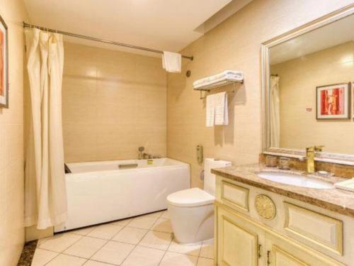 Bilik mandi di Changchun Global Hotel