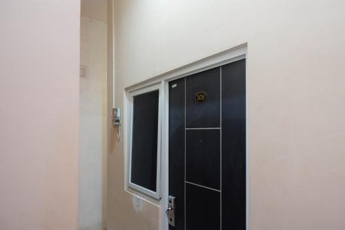 Fotografie z fotogalerie ubytování RedDoorz near Majapahit Semarang 2 v destinaci Semarang