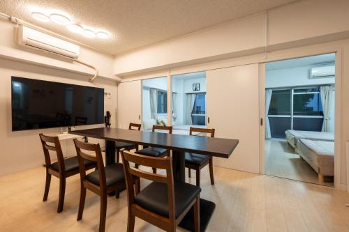 GoodStay205にあるテレビまたはエンターテインメントセンター