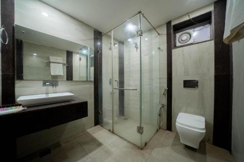 Koupelna v ubytování Perfectstayz Premium Goa Continental Baga