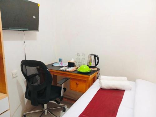 Kemudahan buat kopi dan teh di DYAZA LV Grogol Guest House