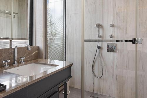 Bilik mandi di Gezi Hotel Bosphorus, Istanbul, a Member of Design Hotels