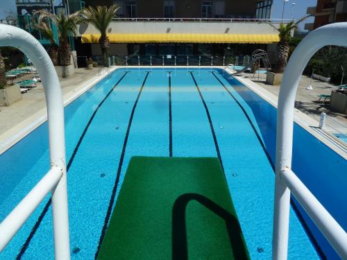 Bazén v ubytování Hotel Cormoran nebo v jeho okolí