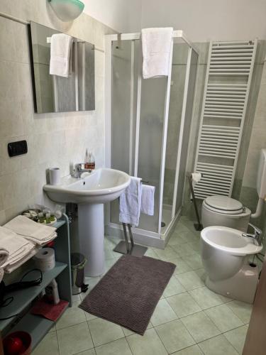 Ένα μπάνιο στο B&B Il glicine
