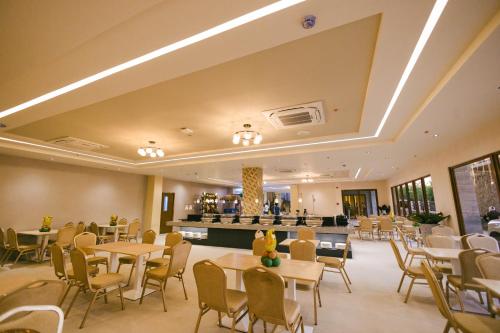 Restaurace v ubytování Panglao Vista Suites by SMS Hospitality