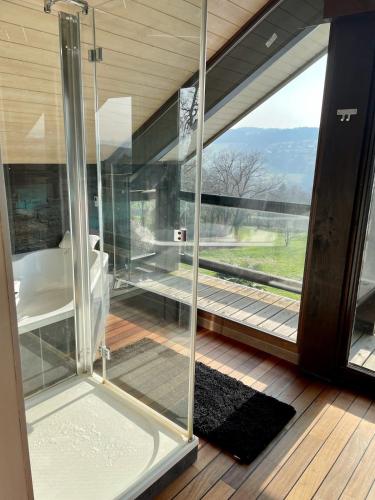 Photo de la galerie de l'établissement Villa avec piscine proche Annecy Genève, à Cruseilles